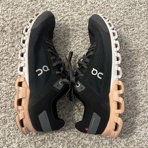 On cloud Womens sneakers